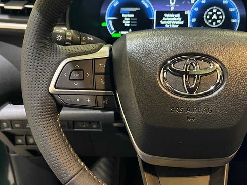 Certified 2025 Toyota Sienna XLE Woodland Edition image 22