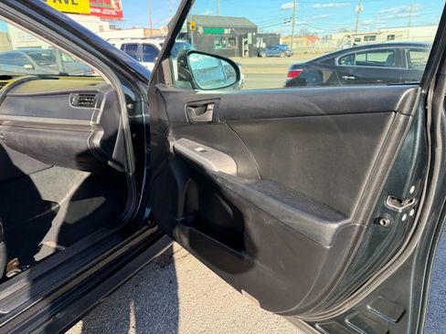 Used 2013 Toyota Camry L image 7