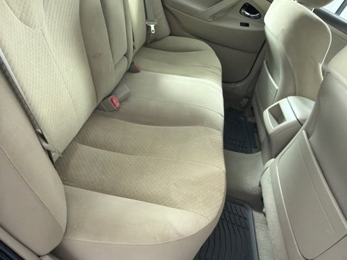 Used 2009 Toyota Camry LE FWD image 16