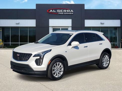 Certified 2022 Cadillac XT4 Luxury w/ Cold Weather Package AWD/4WD image 1