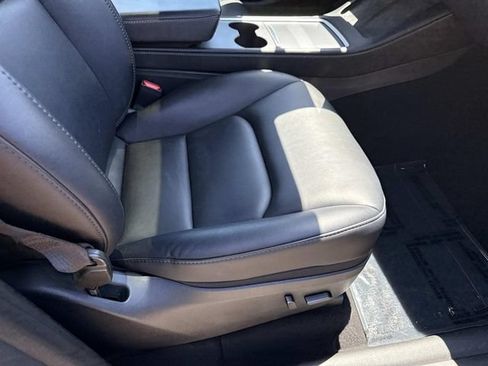 Used 2023 Tesla Model Y 2WD image 10