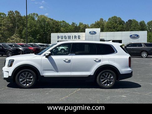 Used 2025 Kia Telluride LX FWD image 4