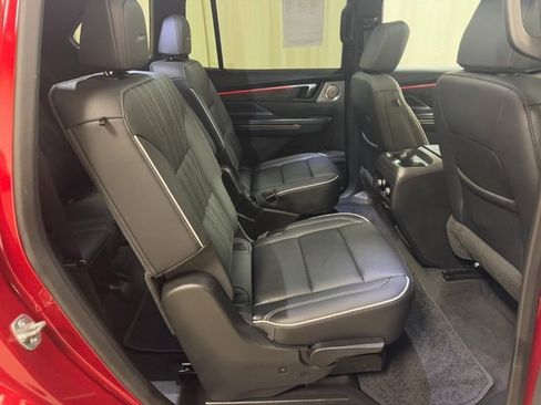 Used 2025 Buick Enclave Avenir w/ Super Cruise Package image 38