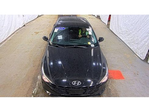 Used 2022 Hyundai Elantra SEL w/ Convenience Package FWD image 2