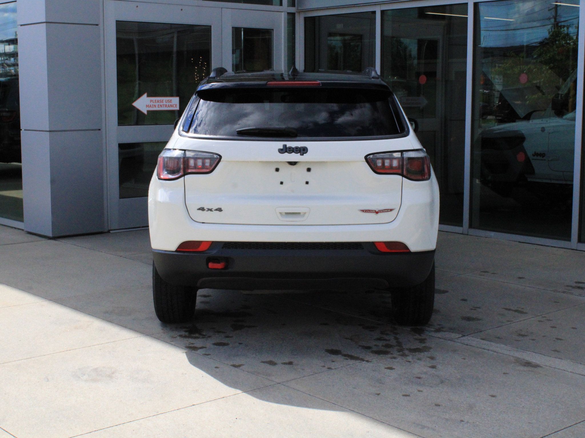 Used 2018 Jeep Compass Trailhawk w/ Cold Weather Group AWD/4WD image 7