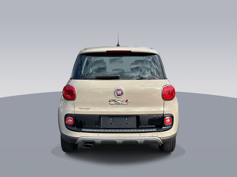 Used 2014 FIAT 500L Trekking w/ Popular Equipment Group FWD image 3