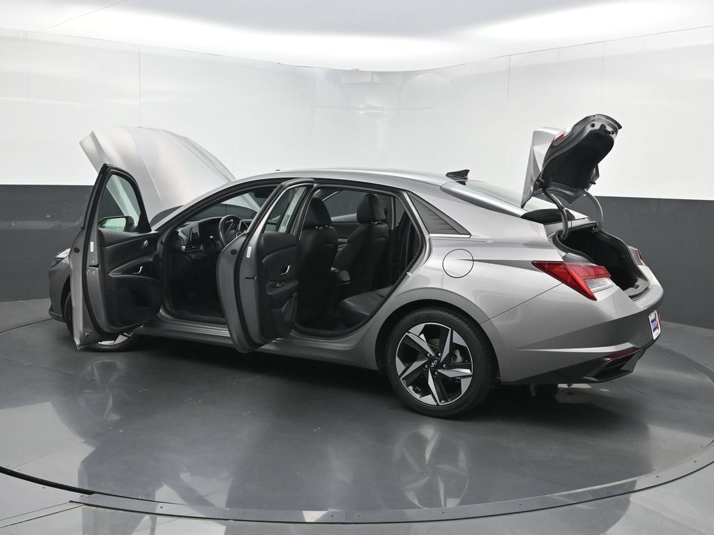 Used 2022 Hyundai Elantra Limited FWD image 38