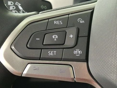 Used 2023 Volkswagen Atlas SE w/ Panoramic Sunroof Package AWD/4WD image 23
