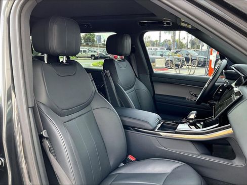 Used 2025 Land Rover Range Rover Sport Dynamic SE image 7