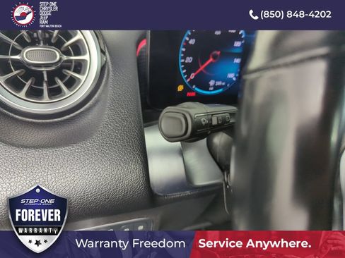 Used 2023 Mercedes-Benz GLB 250 4MATIC w/ Premium Package image 20