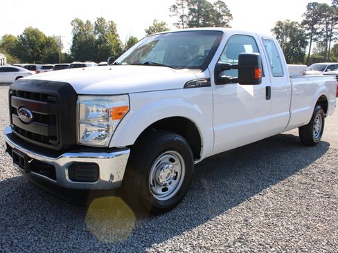 Used 2016 Ford F250 XL w/ Power Equipment Group image 3