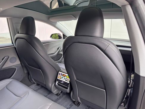 Used 2024 Tesla Model 3 RWD image 39