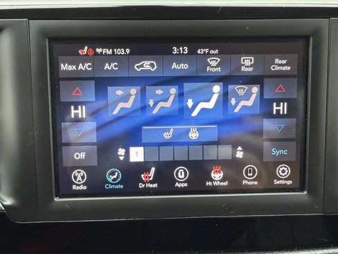 Used 2020 Chrysler Pacifica Touring-L image 4