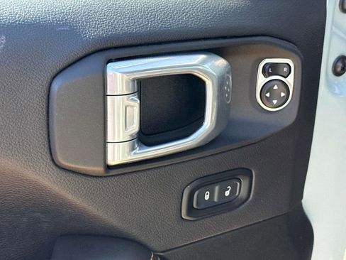 Used 2024 Jeep Wrangler Unlimited Sahara AWD/4WD image 24