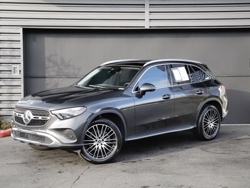 Used 2023 Mercedes-Benz GLC 300 4MATIC image 1