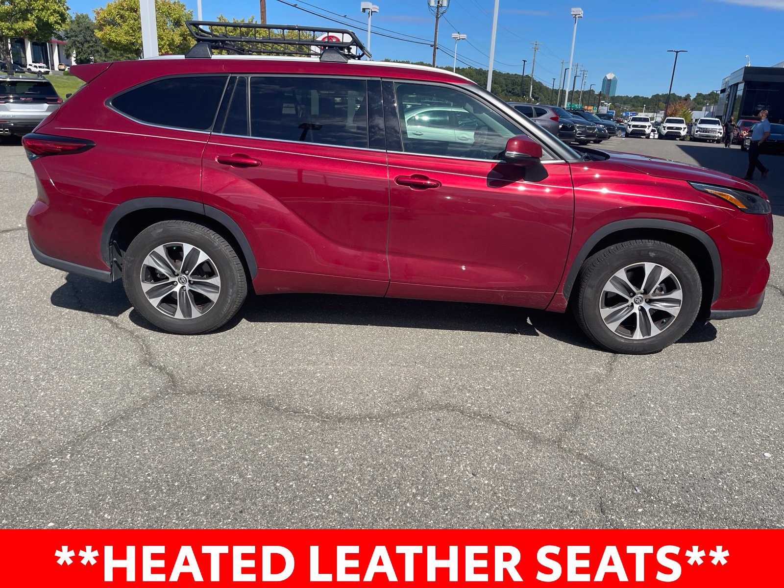 Used 2022 Toyota Highlander XLE FWD image 7
