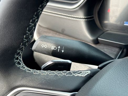 Used 2023 Jeep Grand Cherokee Limited w/ Luxury Tech Group II image 19