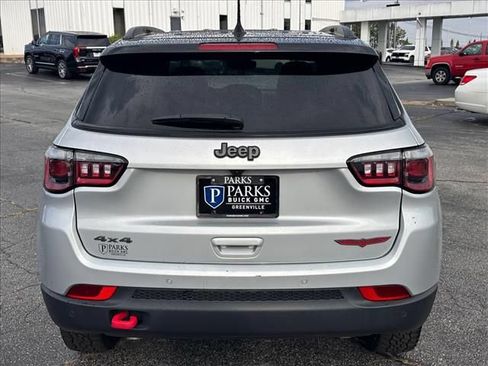 Used 2025 Jeep Compass Trailhawk AWD/4WD image 10
