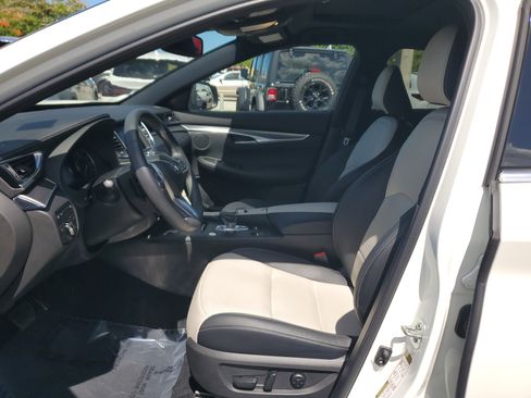 Used 2023 INFINITI QX55 Luxe w/ Cargo Package image 10