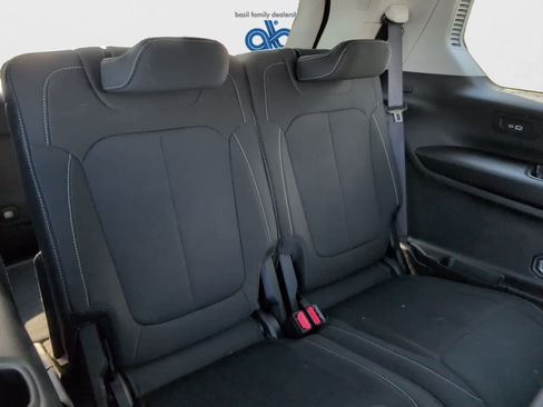 Used 2023 Jeep Grand Cherokee L Laredo w/ Luxury Tech Group I AWD/4WD image 17
