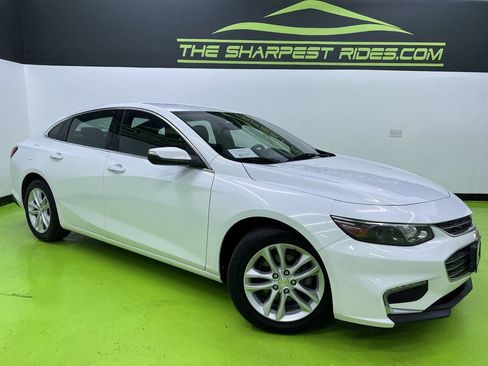Used 2018 Chevrolet Malibu LT FWD image 1