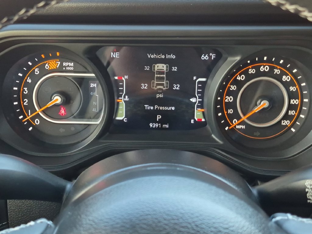 Used 2025 Jeep Wrangler Unlimited Rubicon AWD/4WD image 28