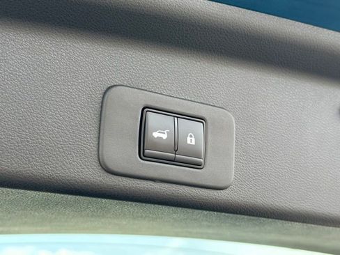 Certified 2025 Nissan Murano Platinum w/ Cargo Package image 17