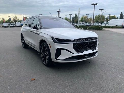 New 2026 Lincoln Nautilus Black Label w/ Jet Appearance Package image 9