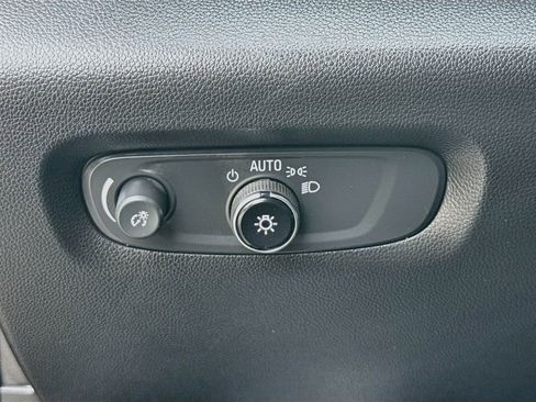 Used 2023 Chevrolet Traverse Premier w/ Redline Edition FWD image 10