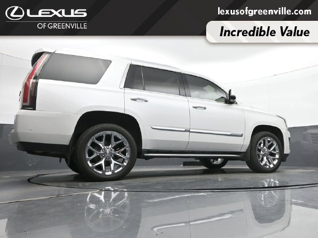 Used 2020 Cadillac Escalade Premium Luxury AWD/4WD image 16