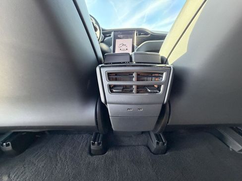 Used 2019 Tesla Model X Long Range image 16