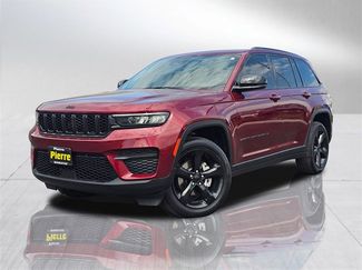 Used 2023 Jeep Grand Cherokee Altitude image 1