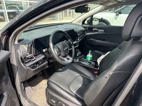 Used 2025 Kia Sportage EX FWD image 6