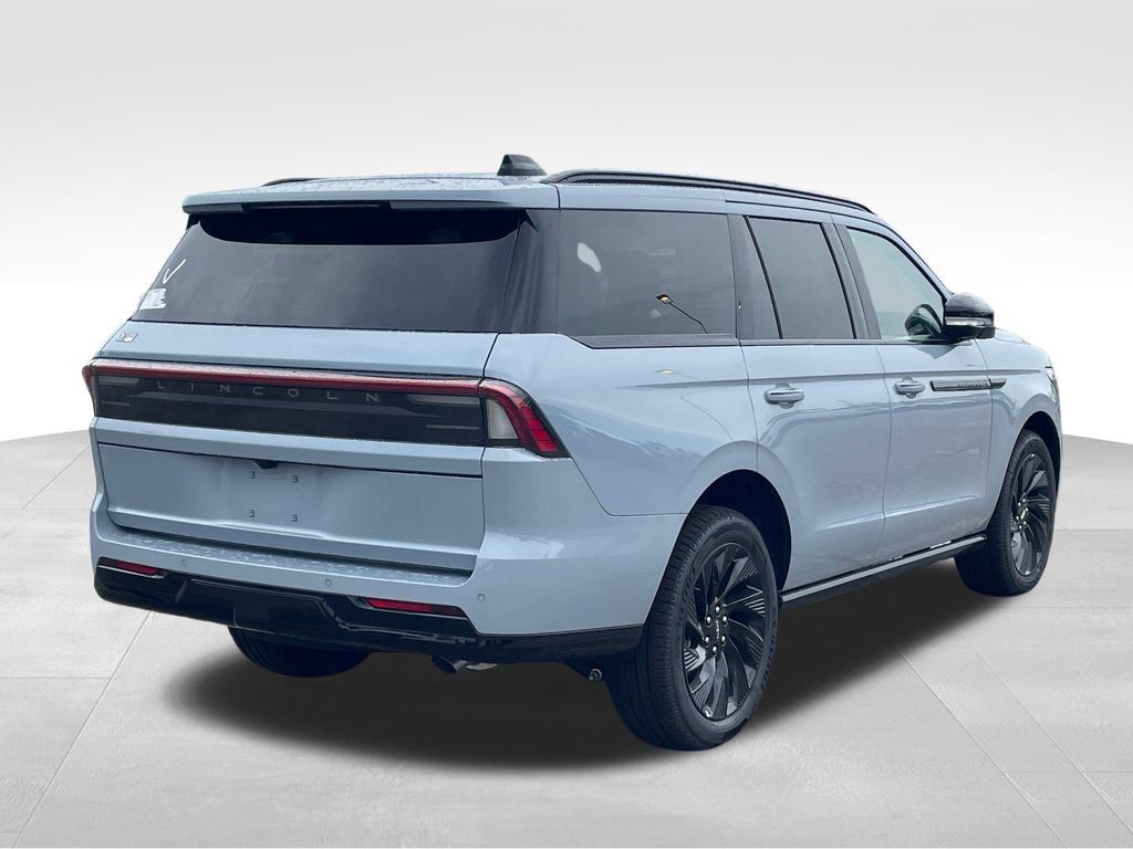New 2027 Lincoln Navigator Reserve w/ Jet Appearance Package AWD/4WD image 5