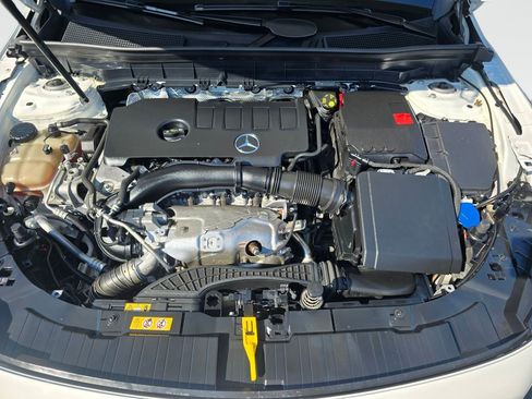 Used 2020 Mercedes-Benz GLB 250 4MATIC image 11