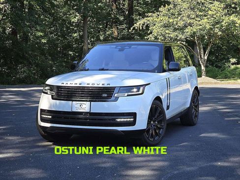Used 2023 Land Rover Range Rover SE image 1