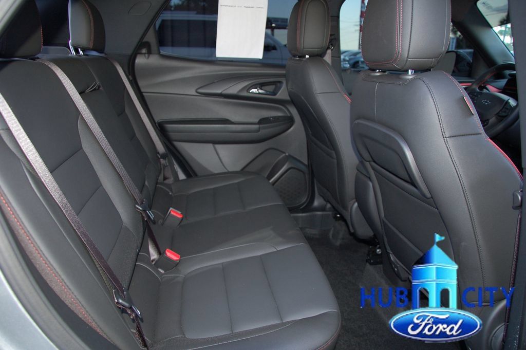 Used 2026 Chevrolet TrailBlazer RS FWD image 14