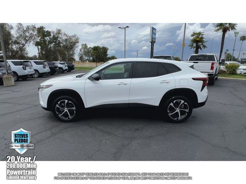 Certified 2025 Chevrolet Trax RS w/ Driver Confidence Package FWD image 6