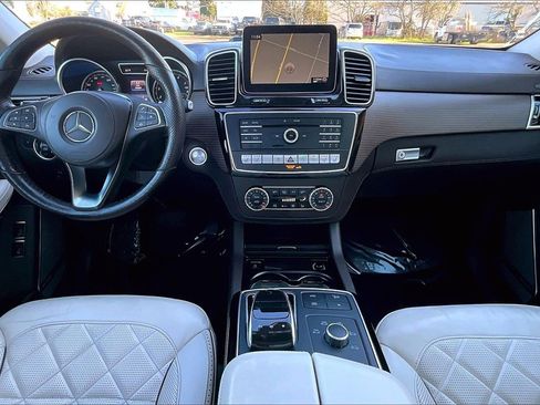 Used 2019 Mercedes-Benz GLS 550 4MATIC image 17