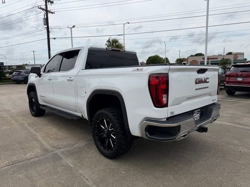 Used 2021 GMC Sierra 1500 SLE w/ X31 Off-Road Package AWD/4WD image 3