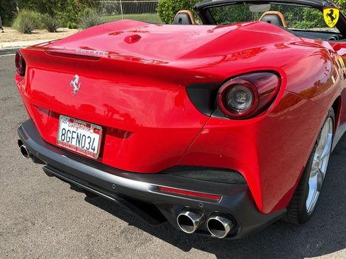 Used 2019 Ferrari Portofino RWD image 50
