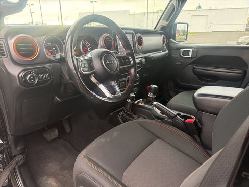 Used 2021 Jeep Gladiator Mojave AWD/4WD image 16