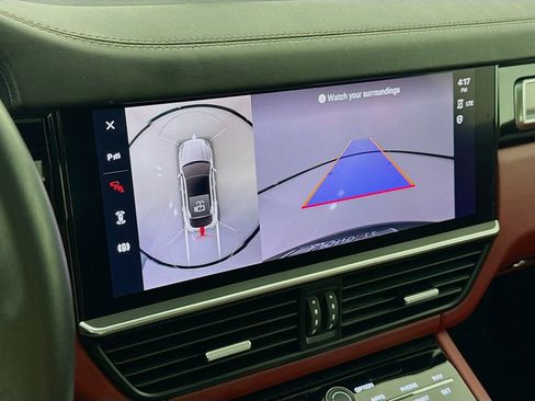 Certified 2023 Porsche Cayenne Platinum Edition image 21