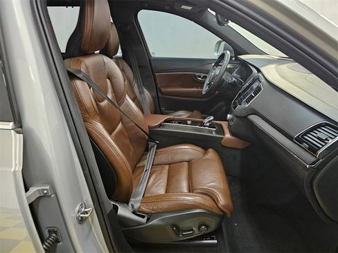 Used 2023 Volvo XC90 B6 Ultimate w/ Protection Package Premier image 11