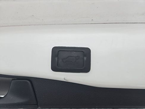 Used 2020 Toyota RAV4 XLE image 8