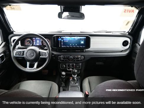 Used 2024 Jeep Wrangler Unlimited Sahara AWD/4WD image 13