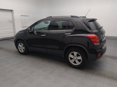 Used 2017 Chevrolet Trax LT w/ LT Convenience Package FWD image 3
