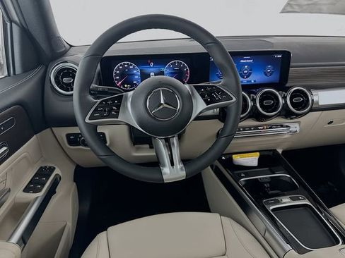 New 2026 Mercedes-Benz GLB 250 4MATIC image 22