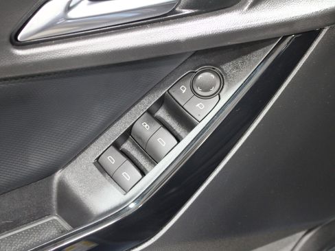 Used 2025 Chevrolet Equinox LT image 7