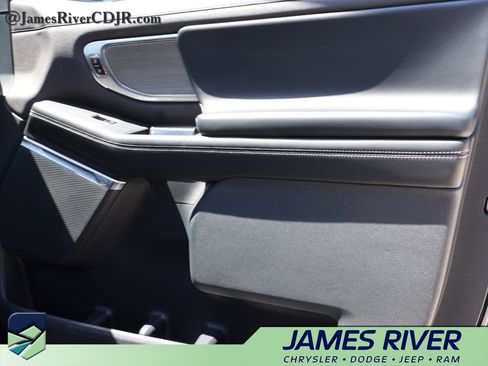 Used 2025 Ford Expedition Max Platinum AWD/4WD image 8